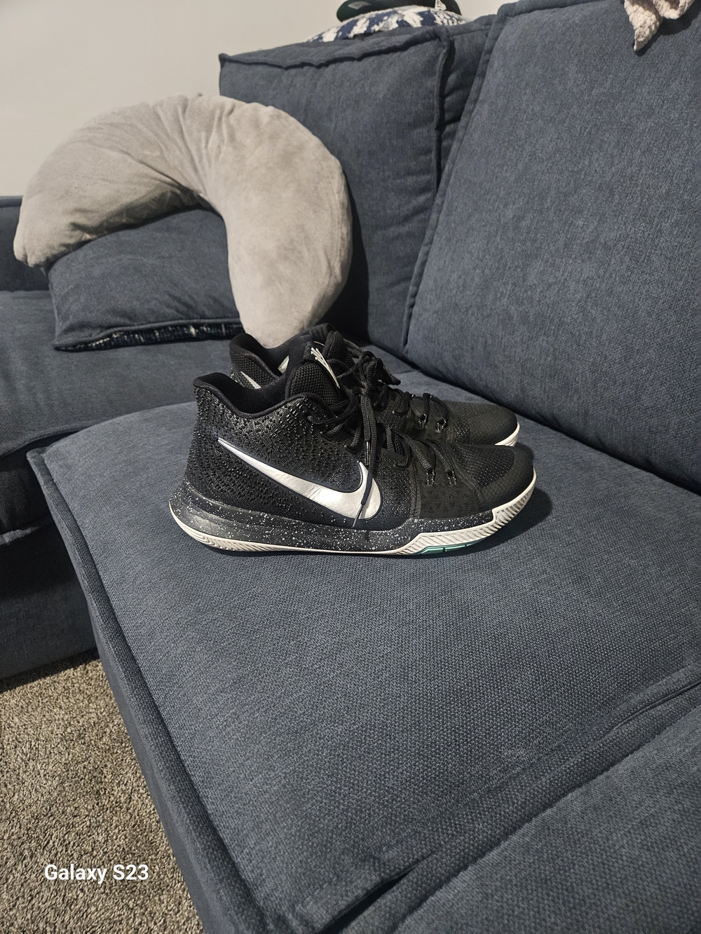 Nike Kyrie 3 Black Ice Basketball Shoes Men’s Size 13 Black White 852395-018